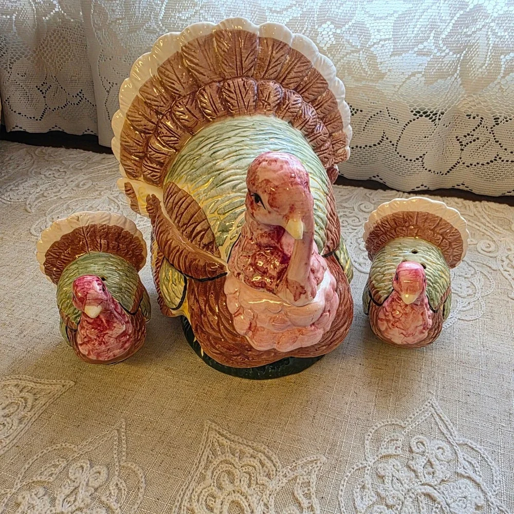 Turkey on a Nest Tableware Set, Brown Ceramic Tureen AND Salt Pepper Shakers